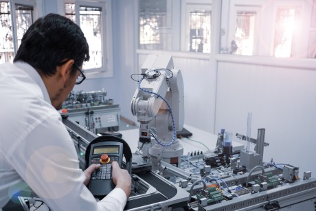 Mechatronics engineer
